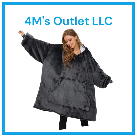 THREE POODLE Wearable Blanket Hoodie, Oversized Sherpa Blanket Sweatshirt - Picture 1 of 7